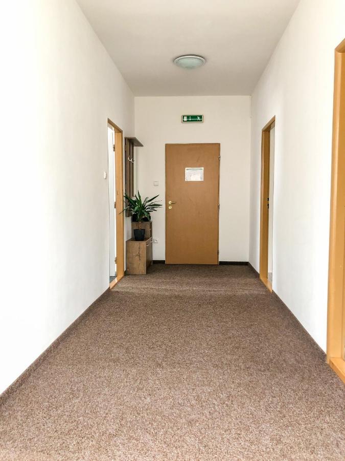 Hotel Bobr Chomutov Exterior photo