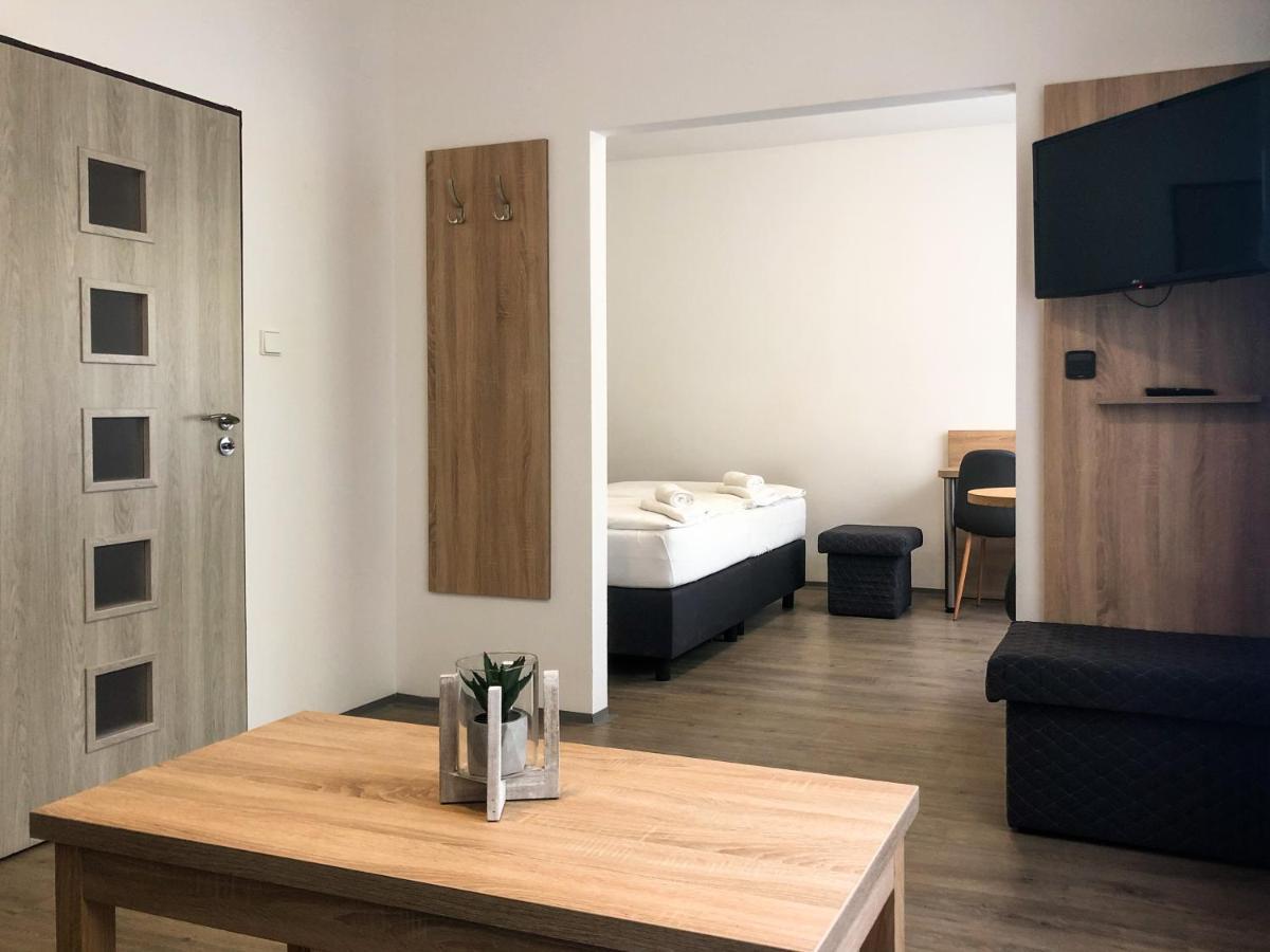 Hotel Bobr Chomutov Exterior photo